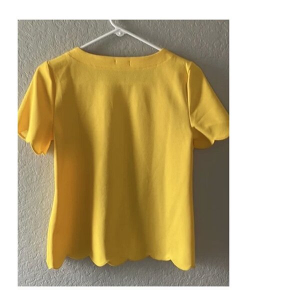 Ann Taylor Bright Yellow Scalloped Hem Short Sleeve Top - Picture 2 of 3